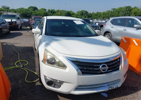 2015 Nissan Altima 2.5 S z USA, uszkodzony, nr VIN 1N4AL3AP2FC418047